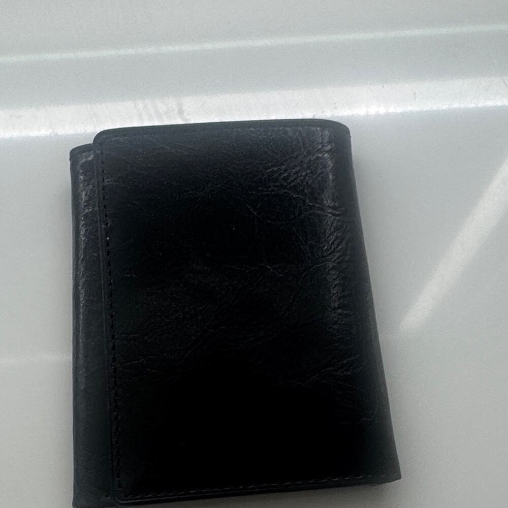Slim Black Leather Trifold Key & Card Holder